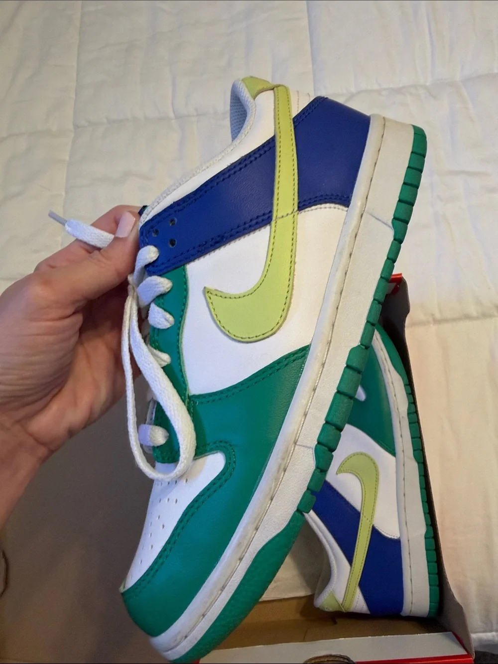 Kids Nike dunks Green Blue White Sneakers with Lime Swoosh size 6.5